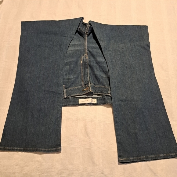 Signature by Levi Strauss women's size 37 x 32 mid rise bootcut jeans, New - Picture 6 of 10